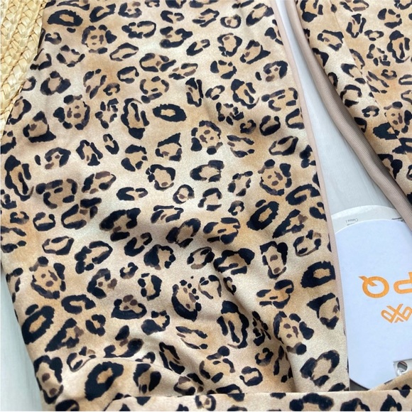 PQ | PilyQ Swim Alex One Piece Leopard Swimsuit - Picture 4 of 11